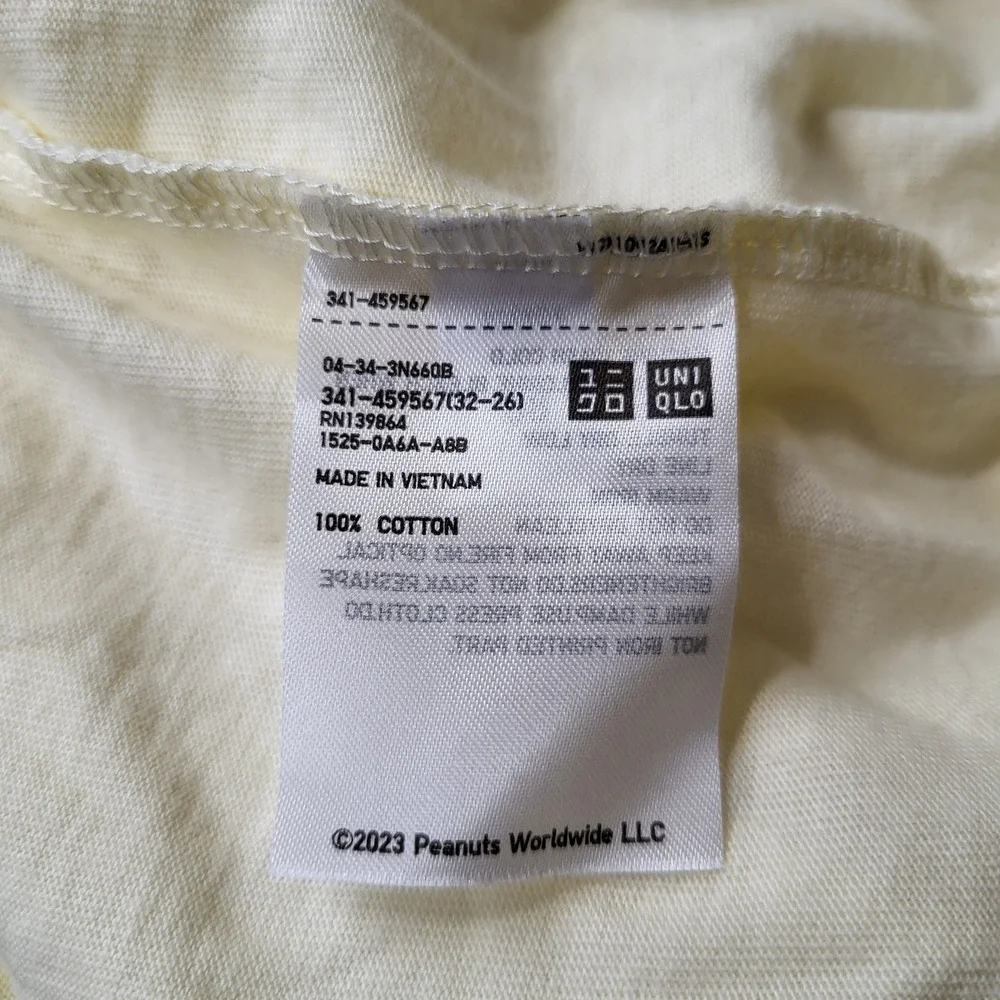 Uniqlo x Peanuts Men Shirt XL‎ Cream Graphic Print Peanuts Characters Love